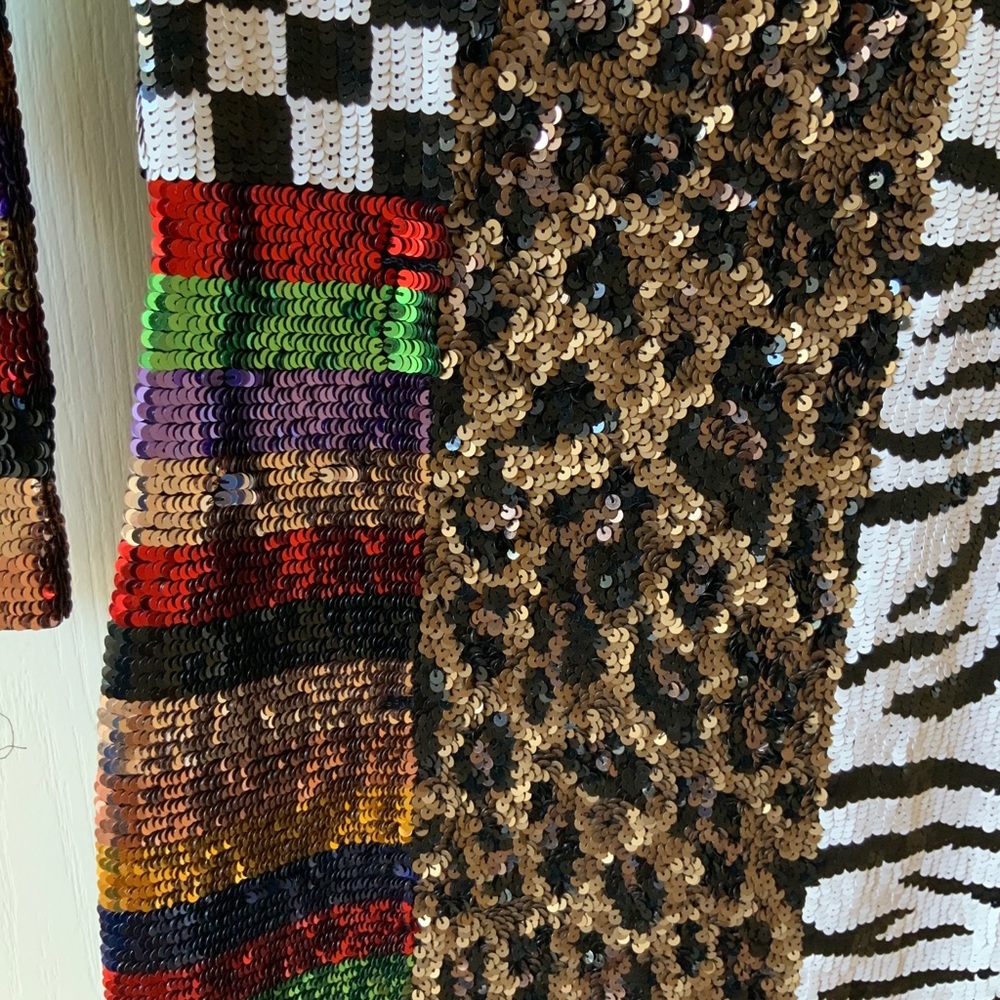 ALICE + OLIVIA JAE MULTI SEQUIN KEYHOLE MINI DRESS - Picture 13 of 16